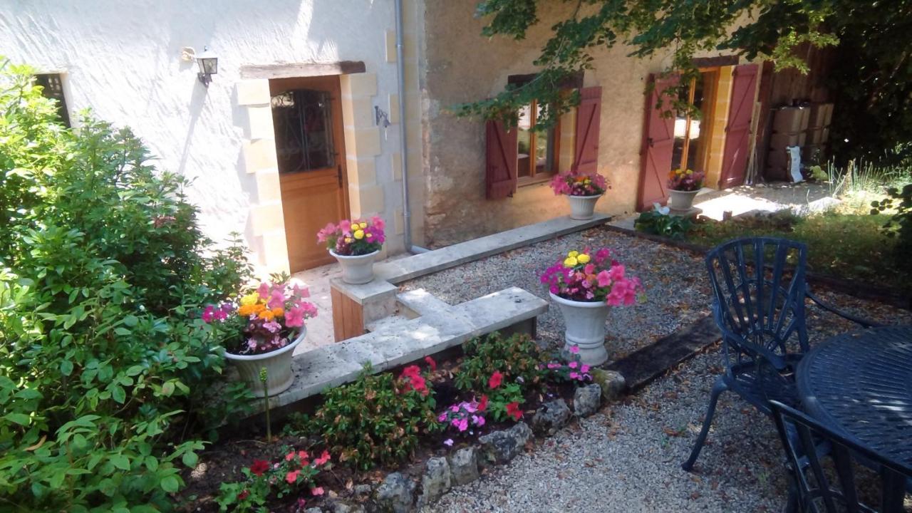 Les Coustilles Saint-Alvere Exterior photo